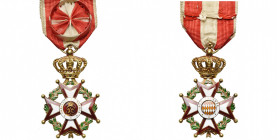 MONACO, Ordre de Saint-Charles, croix d’officier en or avec rosette sur le ruban.