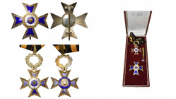 PORTUGAL, Ordre du Mérite, créé en 1929, ensemble de grand officier en vermeil (plaque, croix de commandeur et miniature), dans un écrin de Costa à Li...