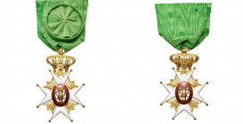 SUEDE, Ordre de Vasa, croix de chevalier de 1e classe en or (1889), avec rosette sur le ruban.