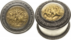 Jagd- und Forstwesen
 Zinndose um 1800. Jagdszene im Wald. Zinndose mit floralen Mustern, am Deckel vergoldete Jagdszene unter Glas: Dame reitet in B...