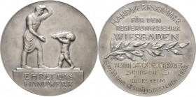 Journalismus
 Einseitige Eisengussplakette 1918 ? (unsigniert) Auf den deutschen Journalisten Walther Schulte vom Brühl. Brustbild nach links, darübe...