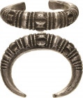Thailand
 Armreifengeld ca. 1900 Silberbarren mit Kreuzkreis-Verzierung aus Nord-Thailand Mitchiner 2991 Slg. Köhler-Osbahr 3 107.67 g. Vorzüglich