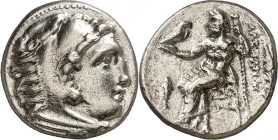 MAKEDONIEN. 
KÖNIGREICH. 
Alexander III. der Große 336-323 v. Chr. Drachme, postum (323/319 v.Chr.) 4,16g, KOLOPHON. Herakleskopf n.r. / ALEXANDROU ...