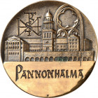 EUROPA. 
UNGARN - Städte. 
PANNONHALMA (St.Martinsberg). Medaillon o.J. (sign.&nbsp;R). Monogramm u. Fenster über Ansicht d. Benediktinerabtei, v. 9...
