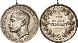 DEUTSCHLAND. 
KAISERREICH. 
HESSEN-Darmstadt. Medaille o.J. (1915/17) (o. Sign.). Kopf v. Großherzog Ernst Ludwig n.l. / "Für Kriegsverdienste" im K...