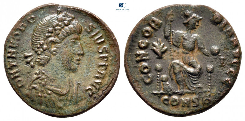 Theodosius I AD 379-395. Constantinople
Follis Æ

18 mm, 2,40 g



very f...