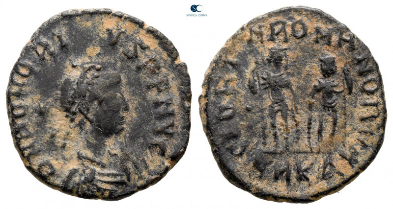 Honorius AD 393-423. Cyzicus
Follis Æ

16 mm, 1,95 g



nearly very fine