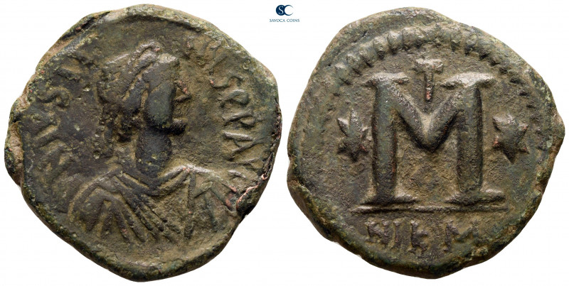 Justin I AD 518-527. Nikomedia
Follis or 40 Nummi Æ

33 mm, 17,04 g



ve...