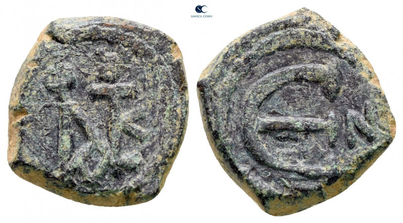 Justin II and Sophia AD 565-578. Nikomedia
Pentanummium Æ

14 mm, 2,56 g

...