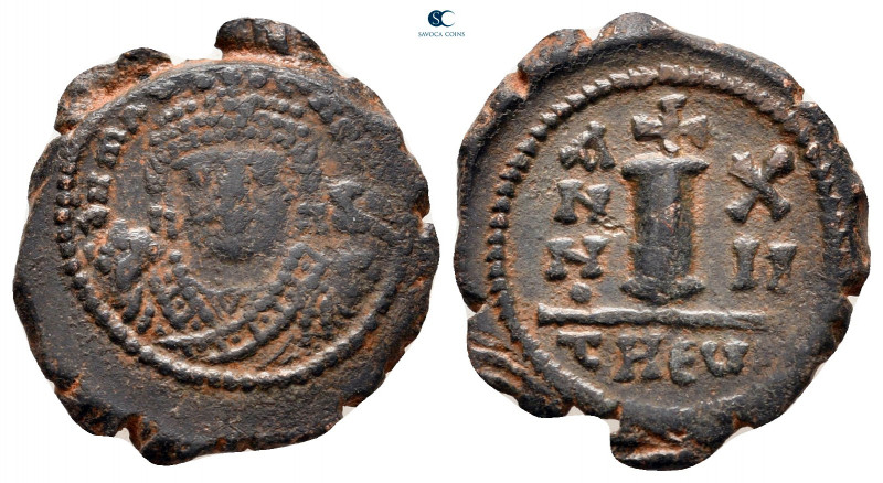 Maurice Tiberius AD 582-602. Theoupolis (Antioch)
Decanummium Æ

19 mm, 2,69 ...