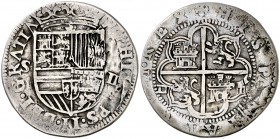 s/d. Felipe II. Sevilla. . 2 reales. (Cal. falta). 6,17 g. Acuñación abombada. Muy redonda. MBC-.