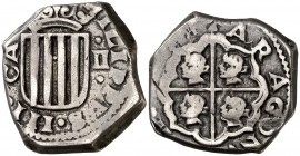 (16)51. Felipe IV. Zaragoza. 2 reales. (Cal. 962). 6,55 g. Acuñación macuquina. Rayitas en reverso. Rara. MBC+/MBC-.