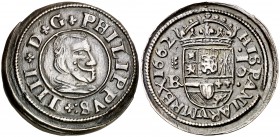 1662. Felipe IV. Segovia. . 16 maravedís. (Cal. 1510) (J.S. tipo M98, falta var de leyenda). 4,31 g. Dos puntos después del nombre del rey. Buen ejemp...