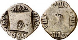 1655. Felipe IV. (J.S. pág. 340). 7,88 g. Prueba de punzón de valor VIII de 1655 aplicada 4 veces sobre cospel ilegible. Sin marca de ceca pero atribu...