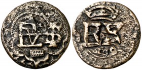 1659. Felipe IV. Segovia. (Cal. pág. 370) (J.S. K-104, mismo ejemplar). 3,18 g. Resello de valor II sobre 4 maravedís de Segovia, que ocupa toda la mo...