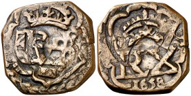 1658. Felipe IV. Segovia. (Cal. pág. 370) (J.S. K-93). 5,40 g. Resello de valor IIII sobre 4 maravedís de martillo, que ocupa toda la moneda. Octogona...