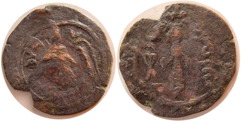 Arab Sasanian. Æ Follis (1.94 gm; 21 mm). Sasanian bust turning right with winge...