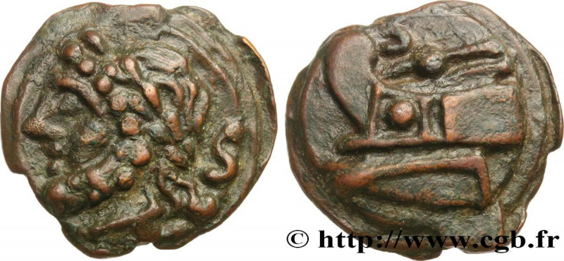 ROMAN REPUBLIC - ANONYMOUS
Type : Semis coulé 
Date : 215-211 AC. 
Mint name / T...