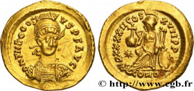 THEODOSIUS II
Type : Solidus 
Date : 441-450 
Mint name / Town : Constantinople ou atelier de campagne en Thrace 
Metal : gold 
Diameter : 20,5  mm
Or...