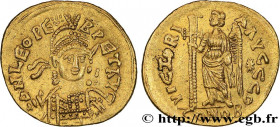 LEO I
Type : Solidus  
Date : 462-466 
Mint name / Town : Constantinople 
Metal : gold 
Diameter : 19  mm
Orientation dies : 12  h.
Weight : 4,39  g.
...