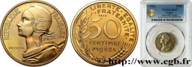 V REPUBLIC
Type : Essai de 50 centimes Marianne 
Date : 1962 
Mint name / Town : Paris 
Quantity minted : 3500 
Metal : bronze-aluminium 
Diameter : 2...
