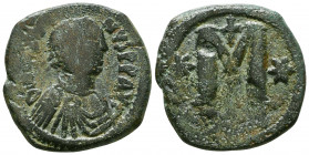 Justinian I, 527 - 565 AD. AE Follis.

Weight: 17.5 gr
Diameter: 30 mm