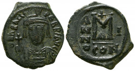 Heraclius. 610-641. AE follis. Constantinople mint.

Weight: 10.7 gr
Diameter: 29 mm