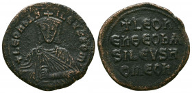 Leo VI (886-912 AD). AE Follis, Constantinopolis (Istanbul).

Weight: 6.7 gr
Diameter: 26 mm