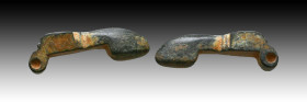 Roman Bronze Strap end - ca. 1st to 3rd century CE

Weight: 8.0 gr
Diameter: 32 mm