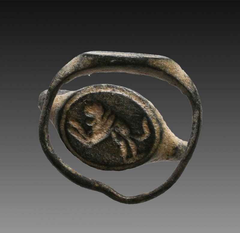 Ancient Roman Bronze Seal ring with lion on bezel. 1st and 2nd century AD

Weigh...