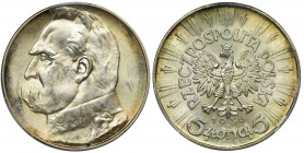 Pilsudski, 5 zloty 1936 - PCGS MS62 Menniczy egzemplarz w delikatnej patynie. Moneta piękna w prezencji, zdecydowanie ładniejsza niż wskazuje technicz...
