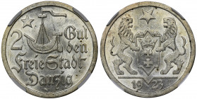 Free City of Danzig, 2 gulden 1923 - NGC MS63 Wyśmienita, mennicza sztuka.&nbsp; Moneta o pięknej prezencji, świeża z głębokim zegarowym połyskiem.
R...