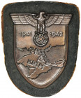 Germany, III Reich, Krim Shield- complete An military award given to soldiers who thought in the Crimea Peninsula. Magnetic shield complete with origi...