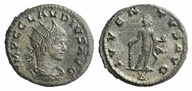 Claudius II (268-270). Antoninianus (18mm, 3.90g, 6h). Antioch, 268-270. Radiate, draped and cuirassed bust r. R/ Hercules standing facing, head turne...