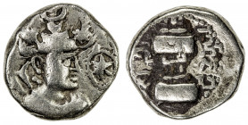 INDO-SASANIAN: Rana Datasatya, 5th/6th century, pale AV dinar (7.00g), G-SO-II, king's portrait derived from the Sasanian Peroz (457-484) with the sun...