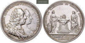 CHARLES VII (1742 - 1745)&nbsp;
Silver medal Coronation of the Royal Couple in Frankfurt, 1742, 21,24g, F. Vestner, 41 mm, Ag 900/1000, Nov 208&nbsp;...