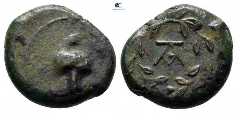 Sicily. Tauromenion. Campanian mercenaries circa 354-344 BC. 
Onkia Æ

14 mm,...
