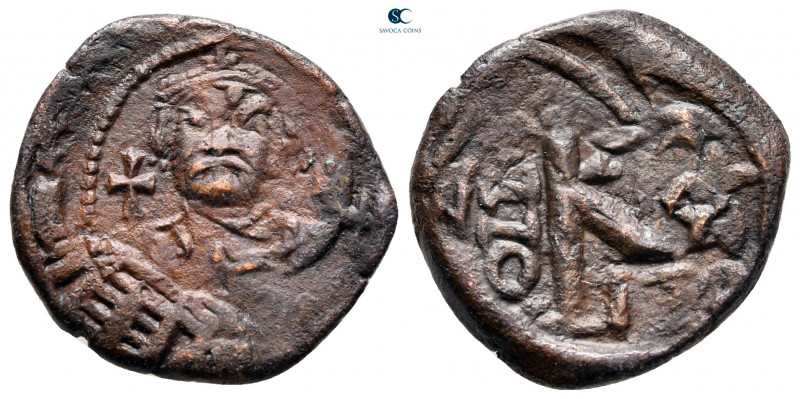 Leontius AD 695-698. Constantinople
Half Follis or 20 Nummi Æ

21 mm, 4,30 g...