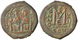 BISANZIO Giustino II (565-578) Follis A. XIII (Costantinopoli) Giustino e Sofia seduti di fronte - R/ Valore - Sear 360 AE (g 16,76)
BB/BB+