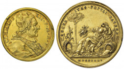 Clemente XII (1730-1740) Medaglia 1735 A. V - Opus: Hamerani - Bart. 735 MD (g 21,58 - Ø 37 mm) Modesta abrasione della doratura sul bordo e colpetto ...