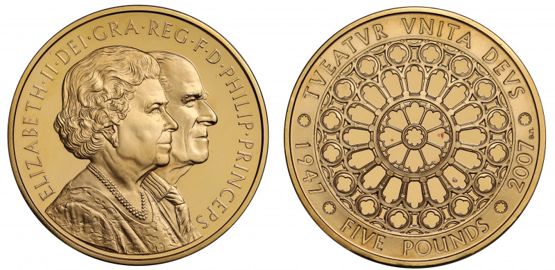 PF64 UCAM | Elizabeth II (1952 -), gold proof Five Pounds, 2007, struck to celeb...