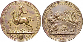 Deutsche Medaillen. 
Brandenburg-Preußen. 
Friedrich II. 1740-1786. Vergold. Bronzegussmed. 1757, unsign., auf den Sieg bei Roßbach, reitender König...