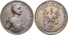 Deutsche Medaillen. 
Brandenburg-Preußen. 
Friedrich II. 1740-1786. Bronzegussmed. 1758, unsign. (nach Georgi), auf die Siege des Jahres, geharn. Hü...