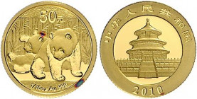 China-Volksrepublik. 
50 Yuan 2010, GOLD (1/10 Oz 999 fein), Panda. Schön&nbsp;1776, KM&nbsp;1929. in Kapsel, mit Echtheitszertifikat der Fa. MDM, me...