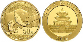 China-Volksrepublik. 
50 Yuan 2016, GOLD (3,0 g 999 fein), Panda. in Kapsel u. Holzschatulle, mit Echtheitszertifikat der Fa. MDM, mehrwertsteuerbefr...