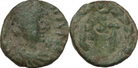 Ostrogothic Italy, Athalaric (526-534). AE Nummus, in the name of Justinian I, Ravenna mint. Obv. Pearl-diademed, draped and cuirassed bust right. Rev...