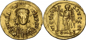 Anastasius I (491-518). AV Solidus, Constantinople mint, 492-507. Obv. Diademed, helmeted and cuirassed bust facing, holding spear and shield. Rev. Vi...