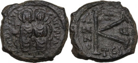 Justin II and Sophia (565-578). AE Half Follis, Thessalonica mint, daten RY 5 (569/570). Obv. Justin, holding long cross, and Sophia enthroned facing....