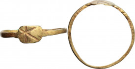 Gold ring, the bezel engraved with star. Roman period, 2nd-5th century AD. 20 mm. 0.66 g.