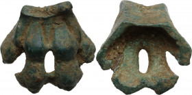 Bronze lion's paw. Roman period, 1st-3rd century AD. 27 x 25 x 18 mm.
